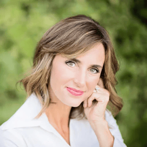 Lisa Wallace headshot-1